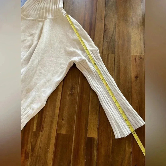 RAYA cream turtleneck sweater with split sides - Picture 6 of 9